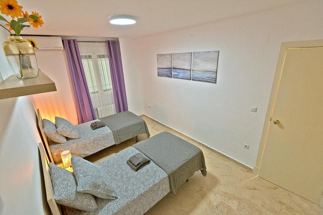 On Beach Deluxe Apartment With Pools And Own Garden El Puerto de Santa Maria Bagian luar foto