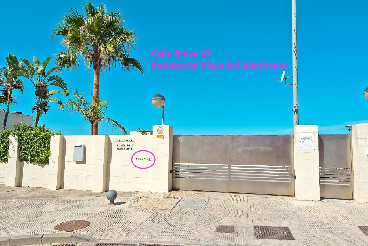 On Beach Deluxe Apartment With Pools And Own Garden El Puerto de Santa Maria Bagian luar foto