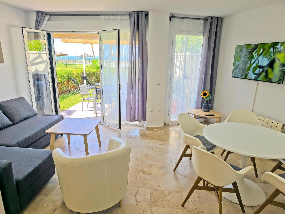 On Beach Deluxe Apartment With Pools And Own Garden El Puerto de Santa Maria Bagian luar foto