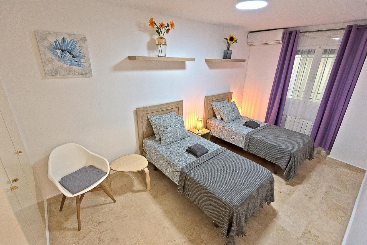 On Beach Deluxe Apartment With Pools And Own Garden El Puerto de Santa Maria Bagian luar foto